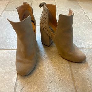Steve Madden size 8 booties